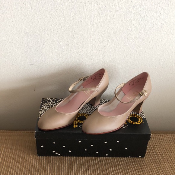 COPY - Women's Character Shoes, s.4.5 - Picture 2 of 2